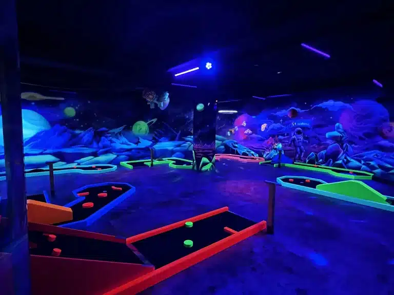 Zona-Minigolf-scaled.jpg